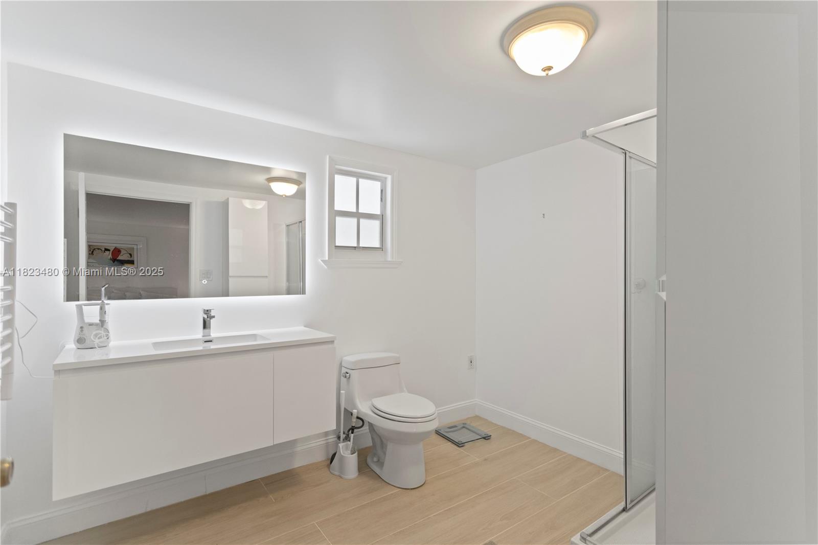 RAVENSWOOD ESTATES & MARI - Residential Lease