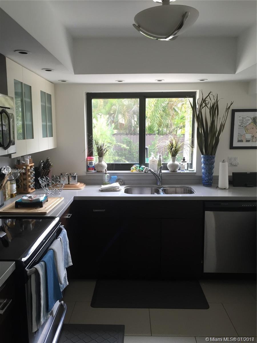 SHADYWOOD VILLAS - Residential