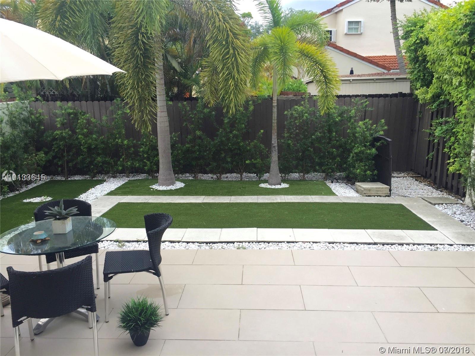 SHADYWOOD VILLAS - Residential