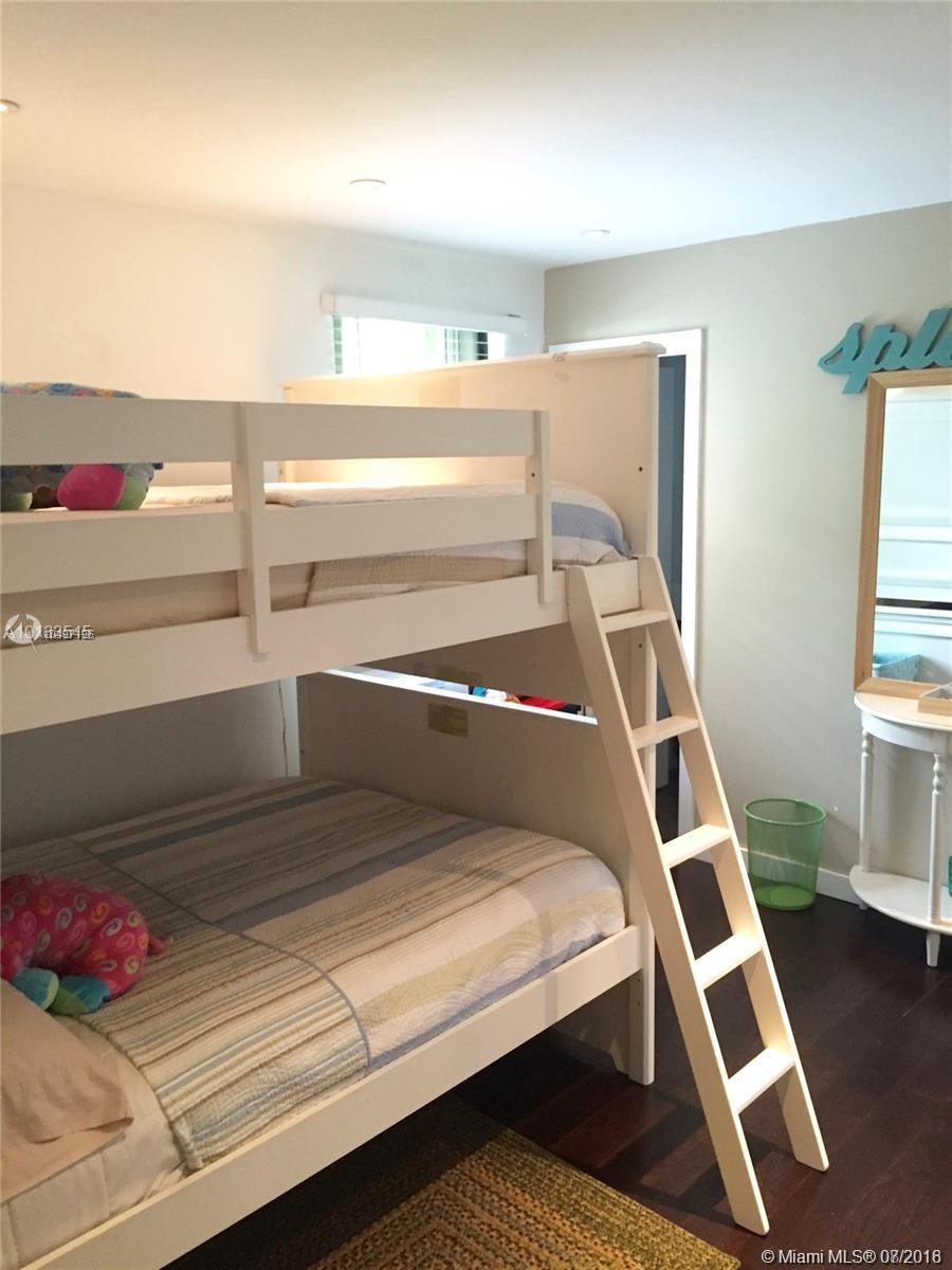 SHADYWOOD VILLAS - Residential