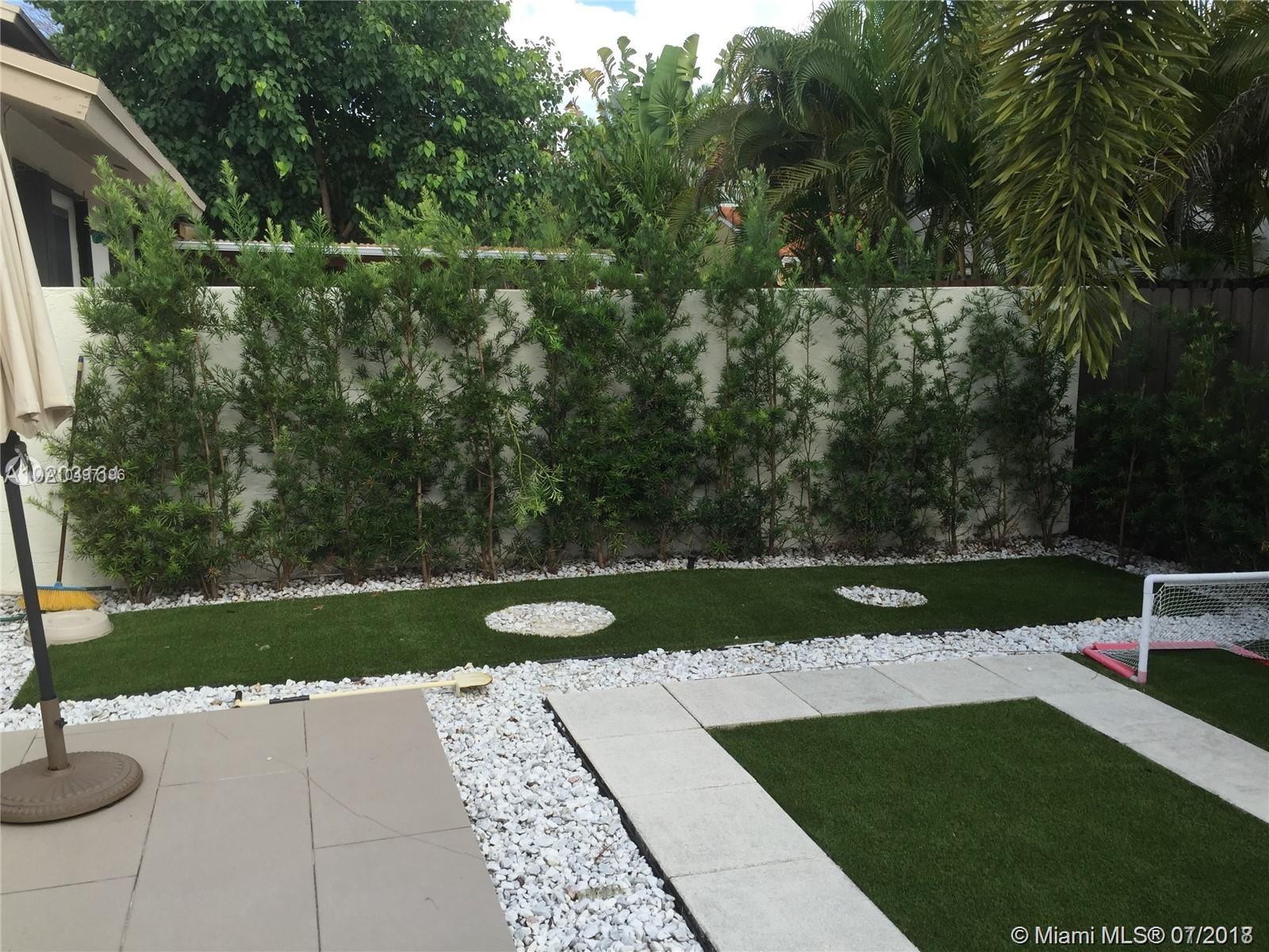 SHADYWOOD VILLAS - Residential