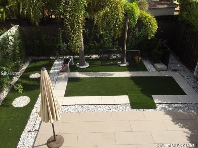 SHADYWOOD VILLAS - Residential