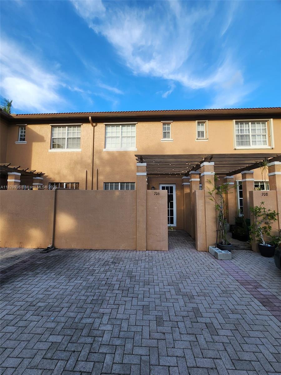 MEADOW PINES - Residential