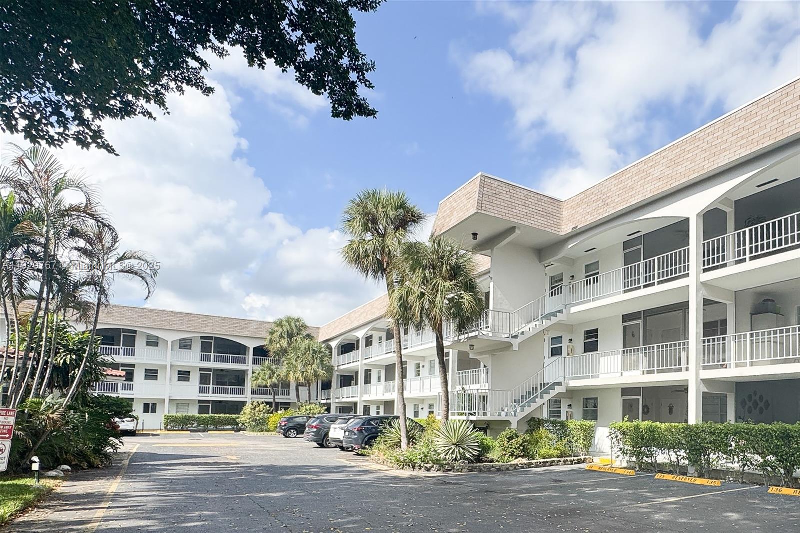 PARADISE VILLAS CONDO - Residential