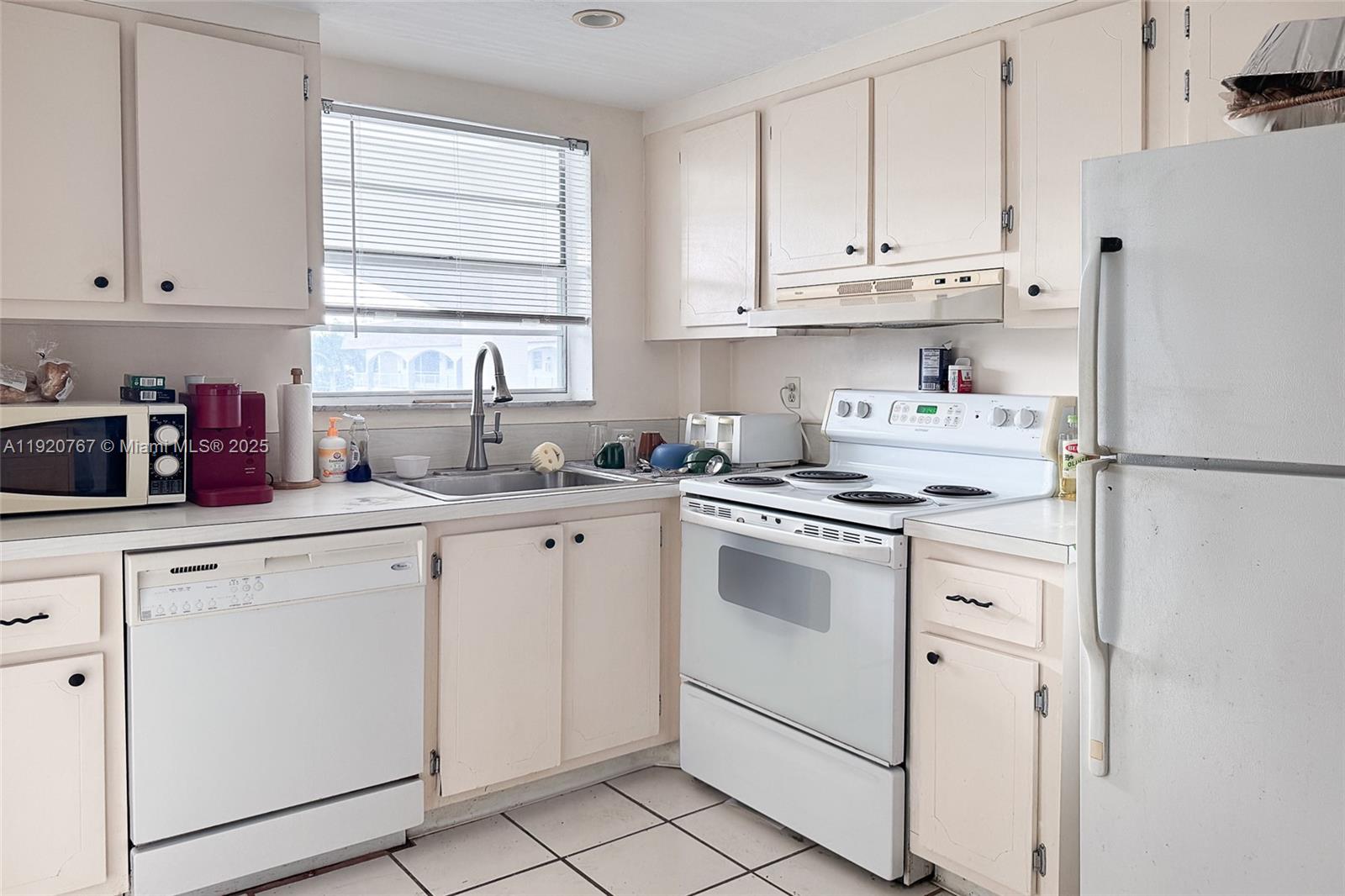 PARADISE VILLAS CONDO - Residential