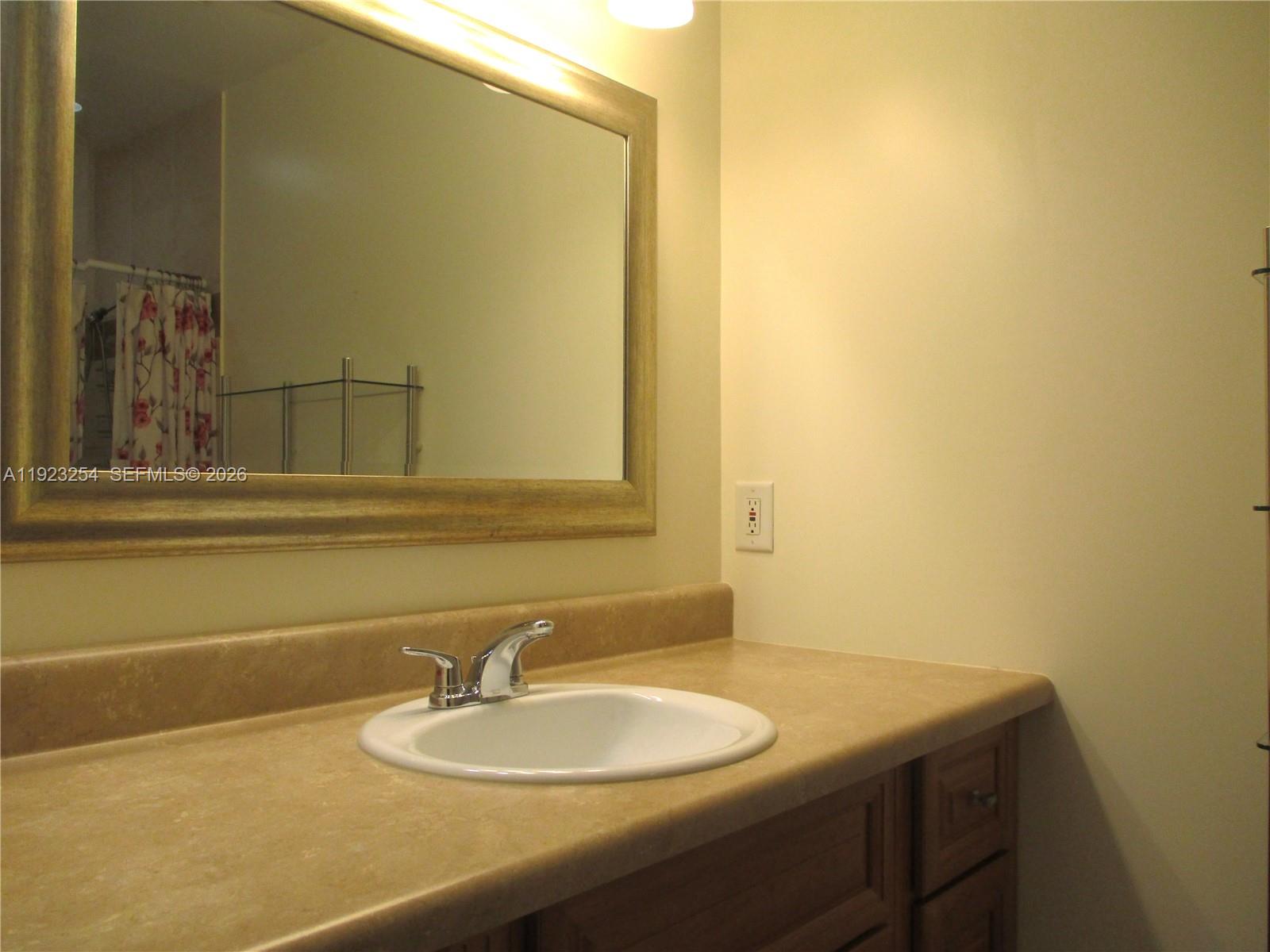 TWIN LAKES SOUTH & TOWN V - Residential