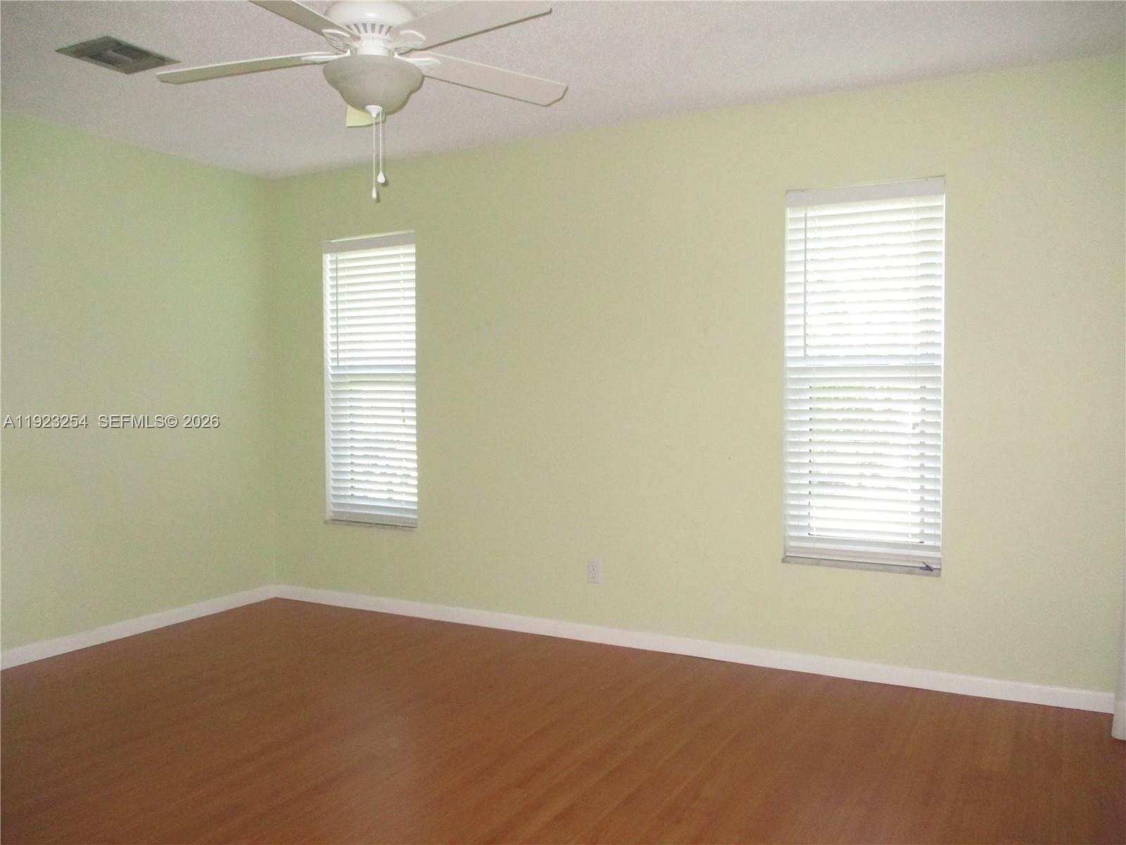 TWIN LAKES SOUTH & TOWN V - Residential