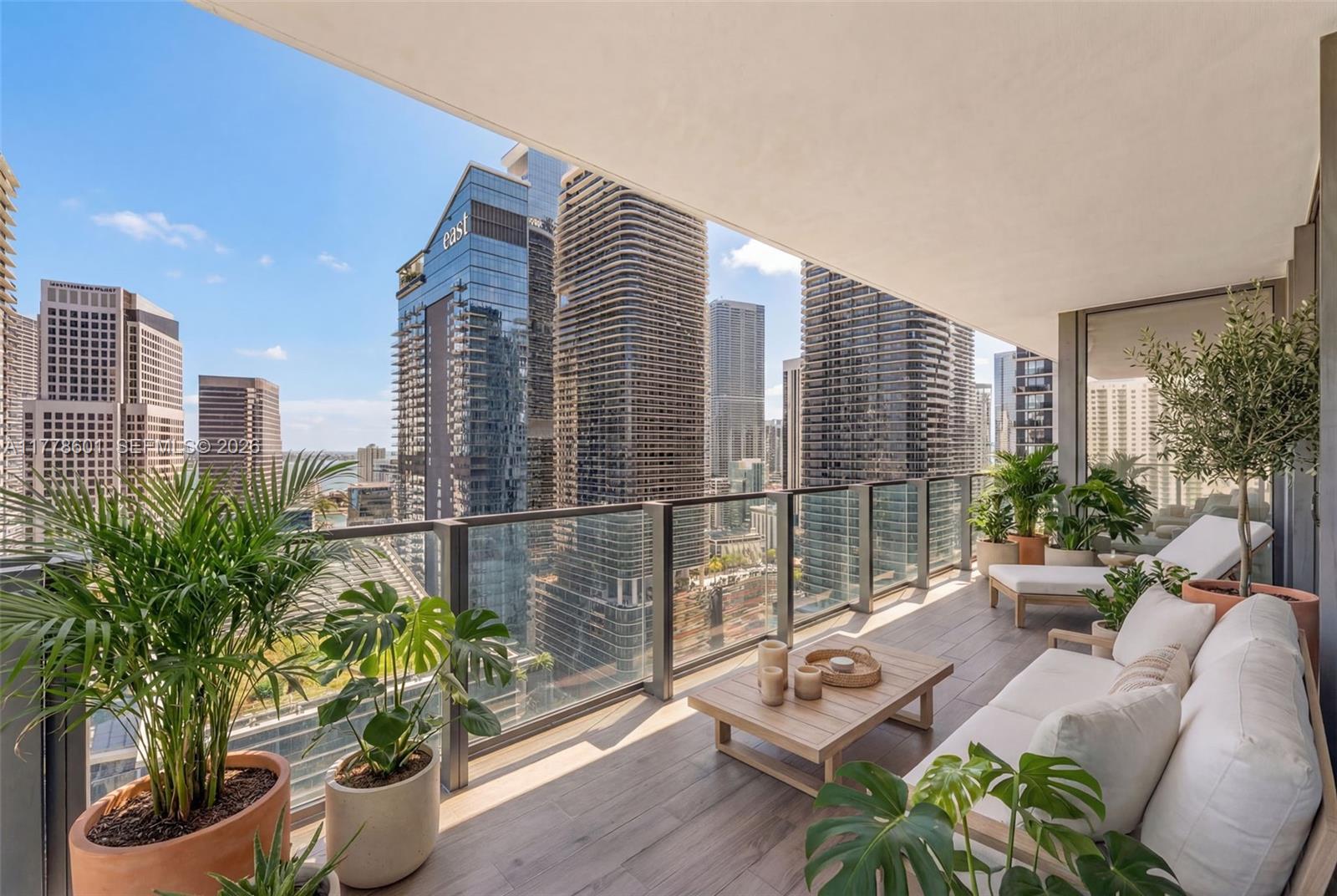 RISE CONDO - Residential