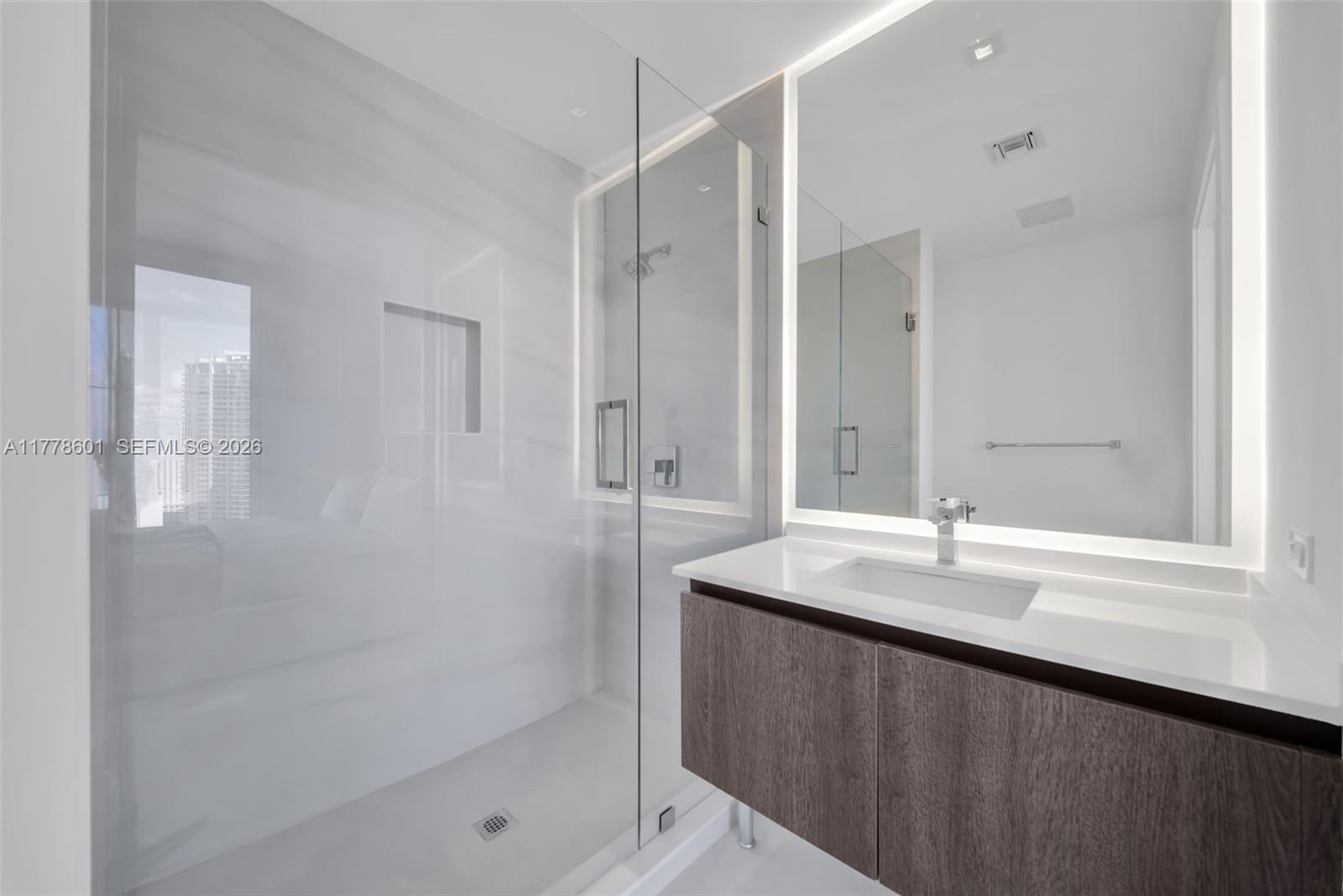 RISE CONDO - Residential