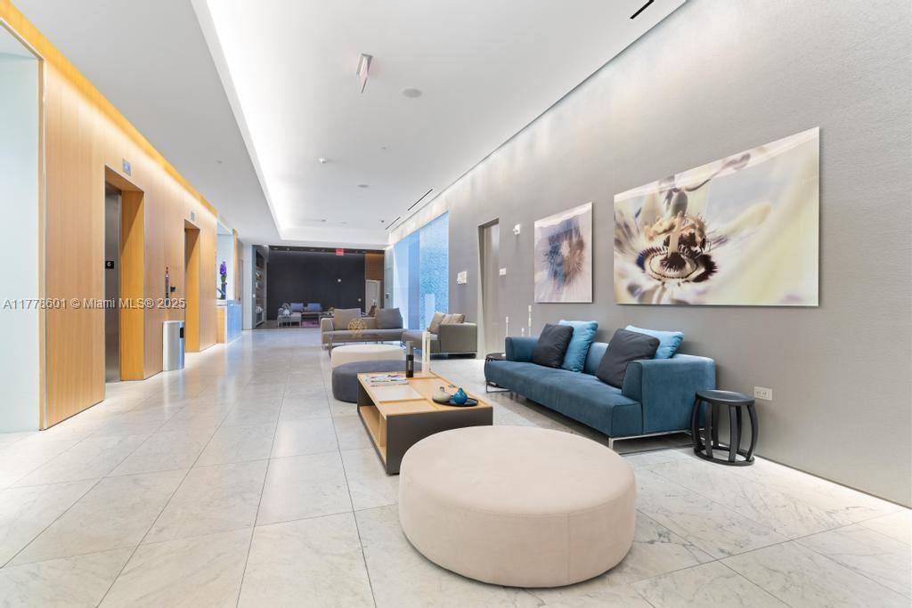 RISE CONDO - Residential