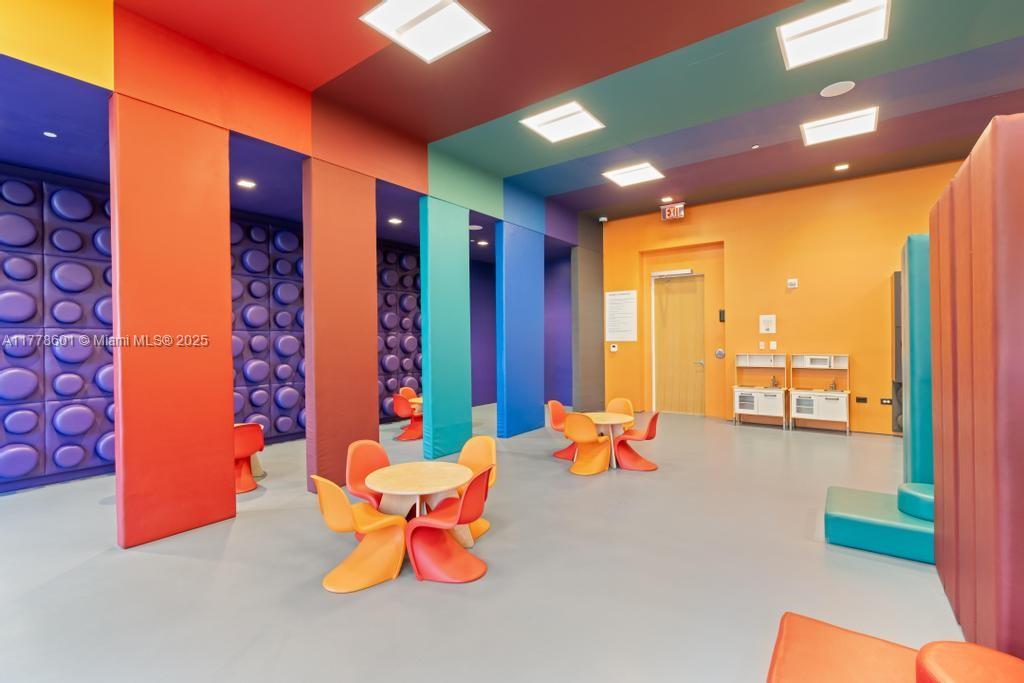 RISE CONDO - Residential