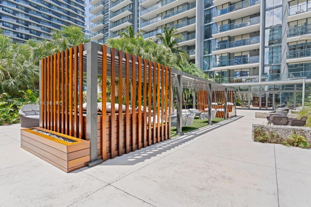 RISE CONDO - Residential