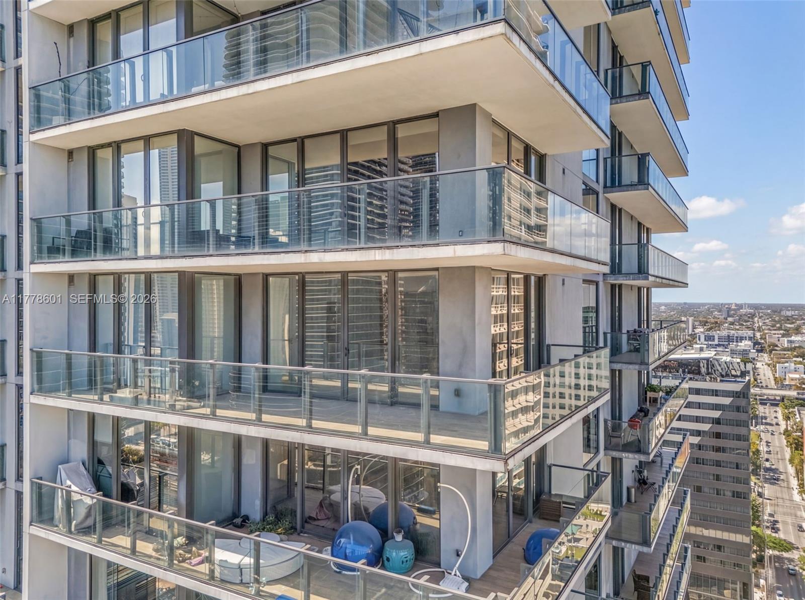 RISE CONDO - Residential