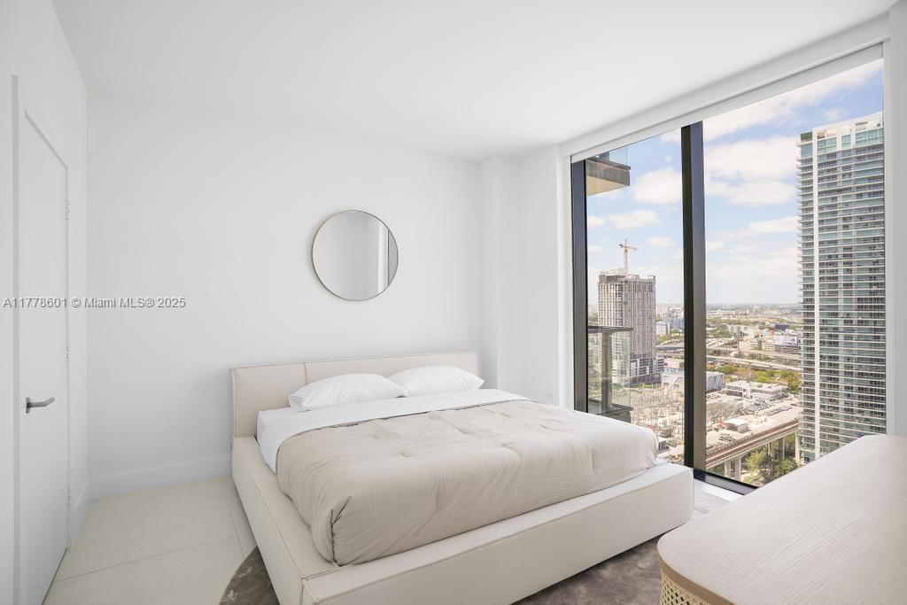 RISE CONDO - Residential