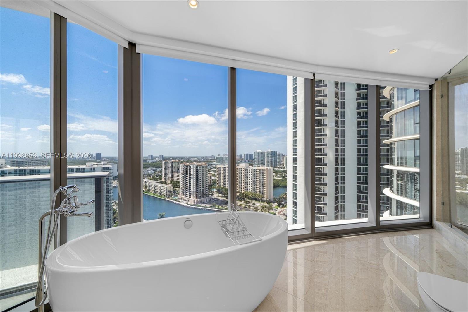 Ritz Carlton - Residential