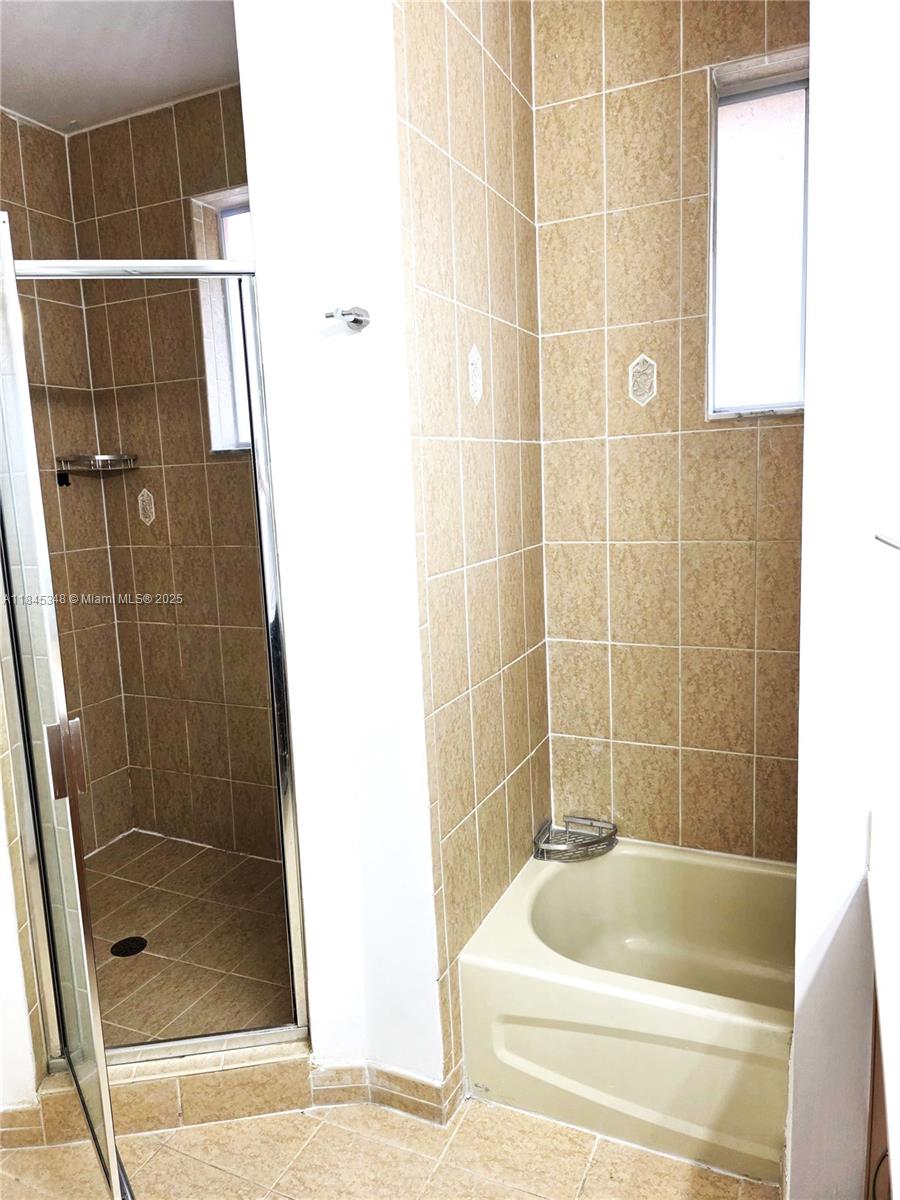 SILVER PALM HOMES - Residential Lease