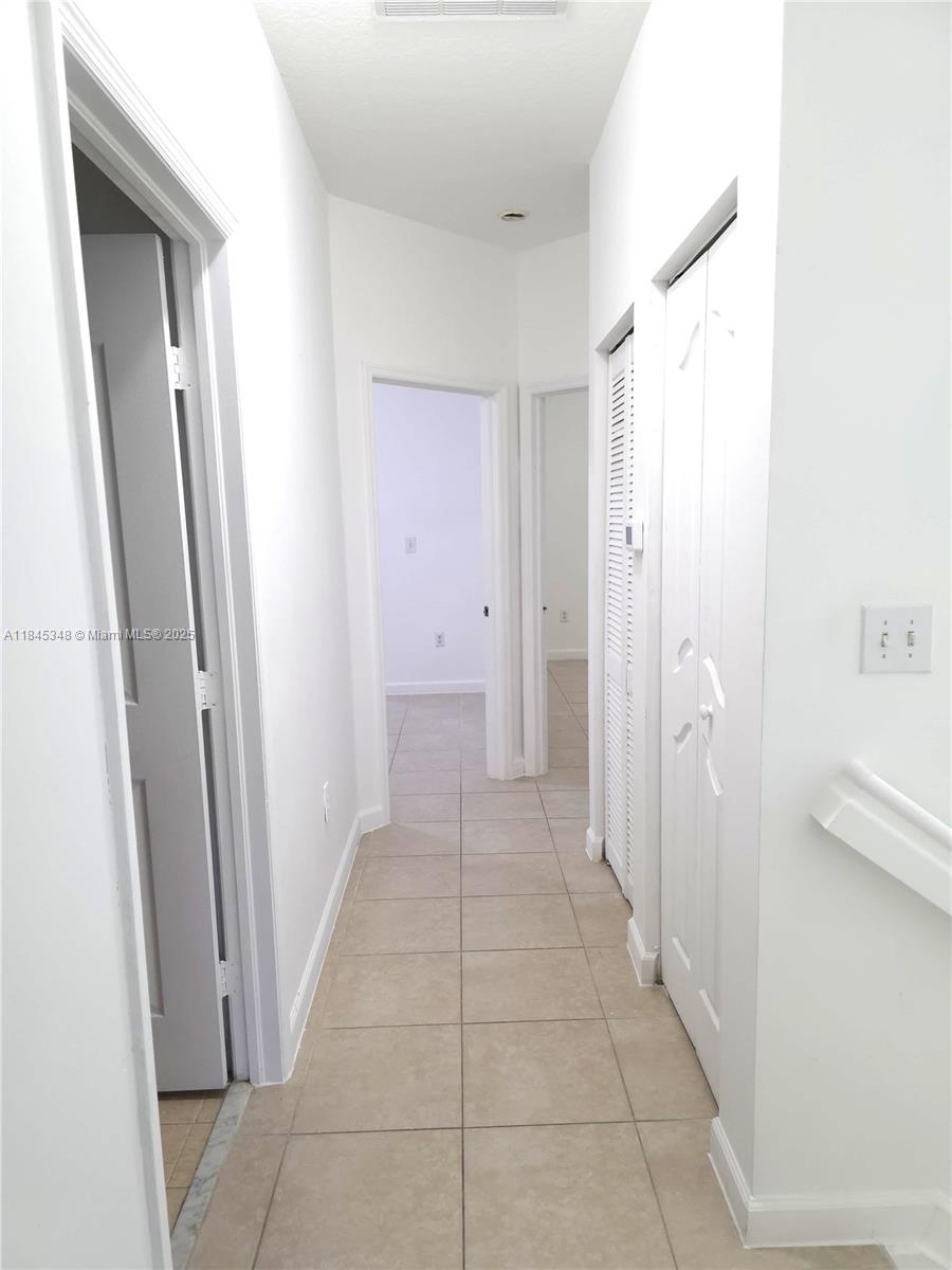 SILVER PALM HOMES - Residential Lease