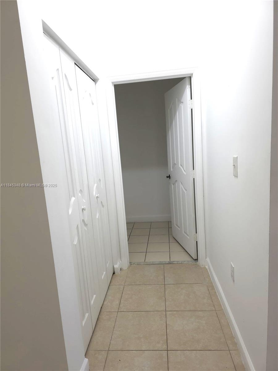 SILVER PALM HOMES - Residential Lease