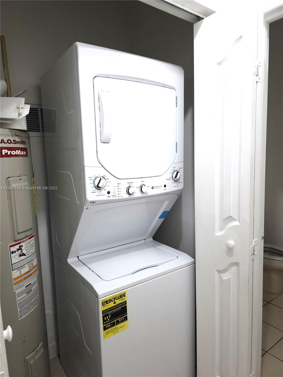 SILVER PALM HOMES - Residential Lease