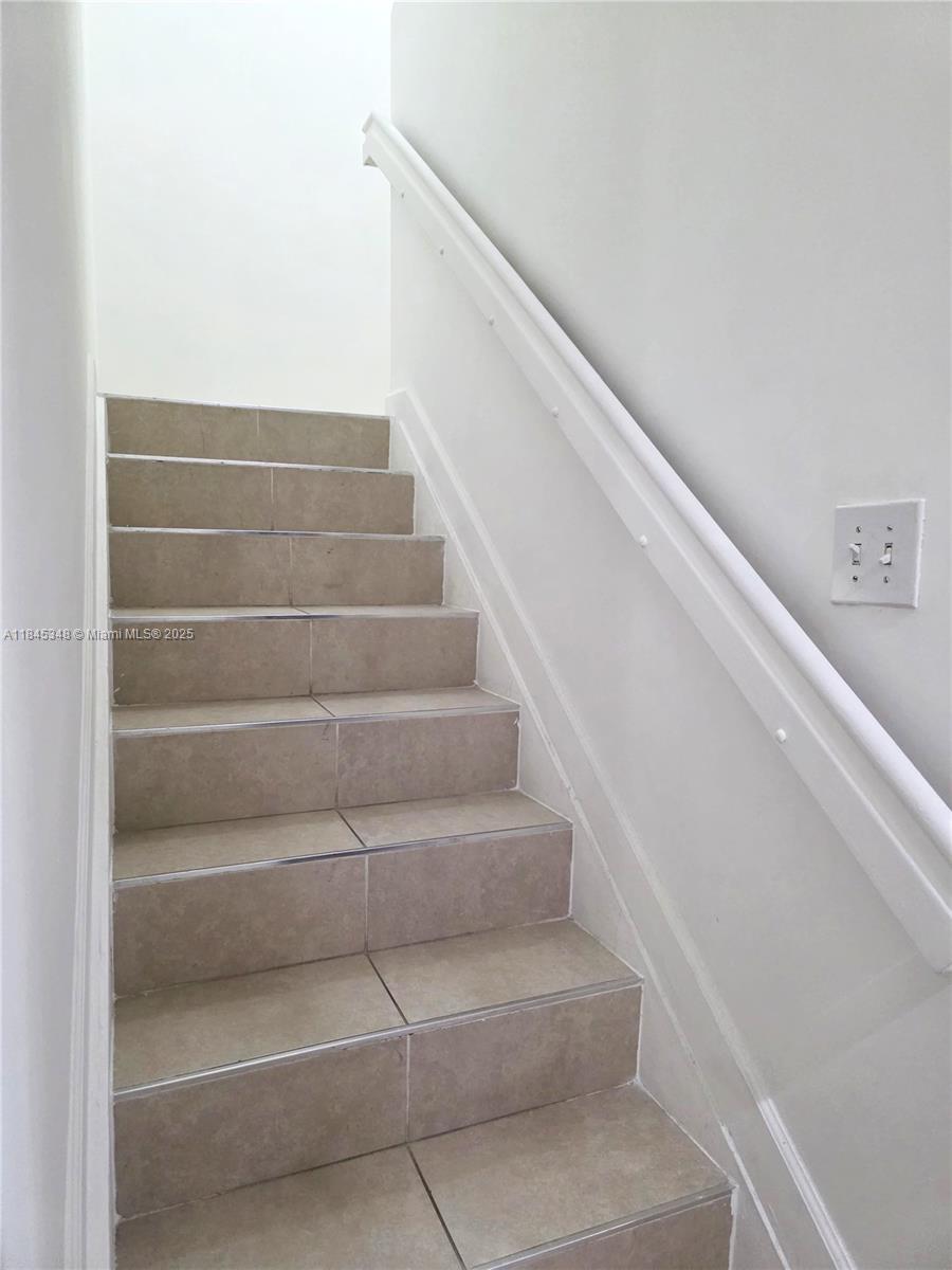 SILVER PALM HOMES - Residential Lease