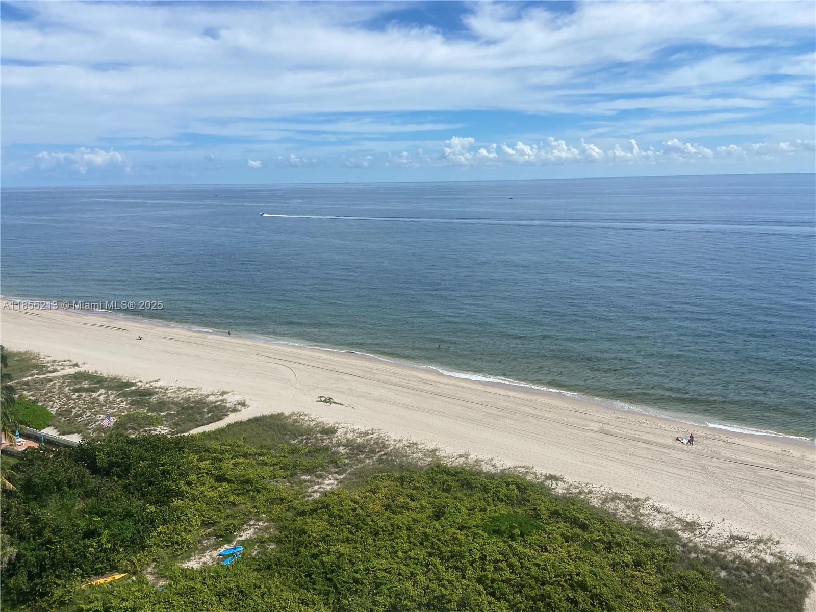 HAMPTON BEACH CLUB CONDO - Residential Lease