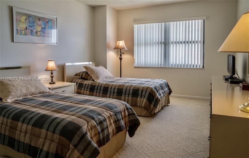 HAMPTON BEACH CLUB CONDO - Residential Lease