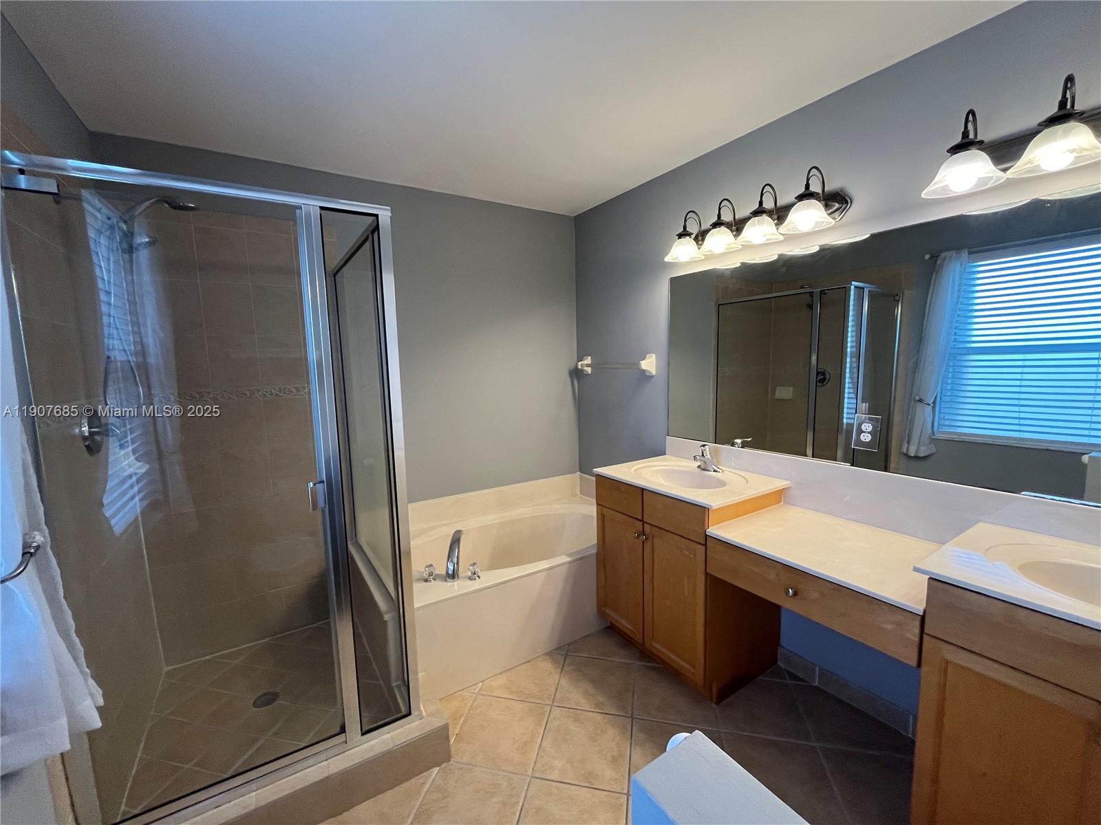 RIVIERA ISLES IV - Residential Lease