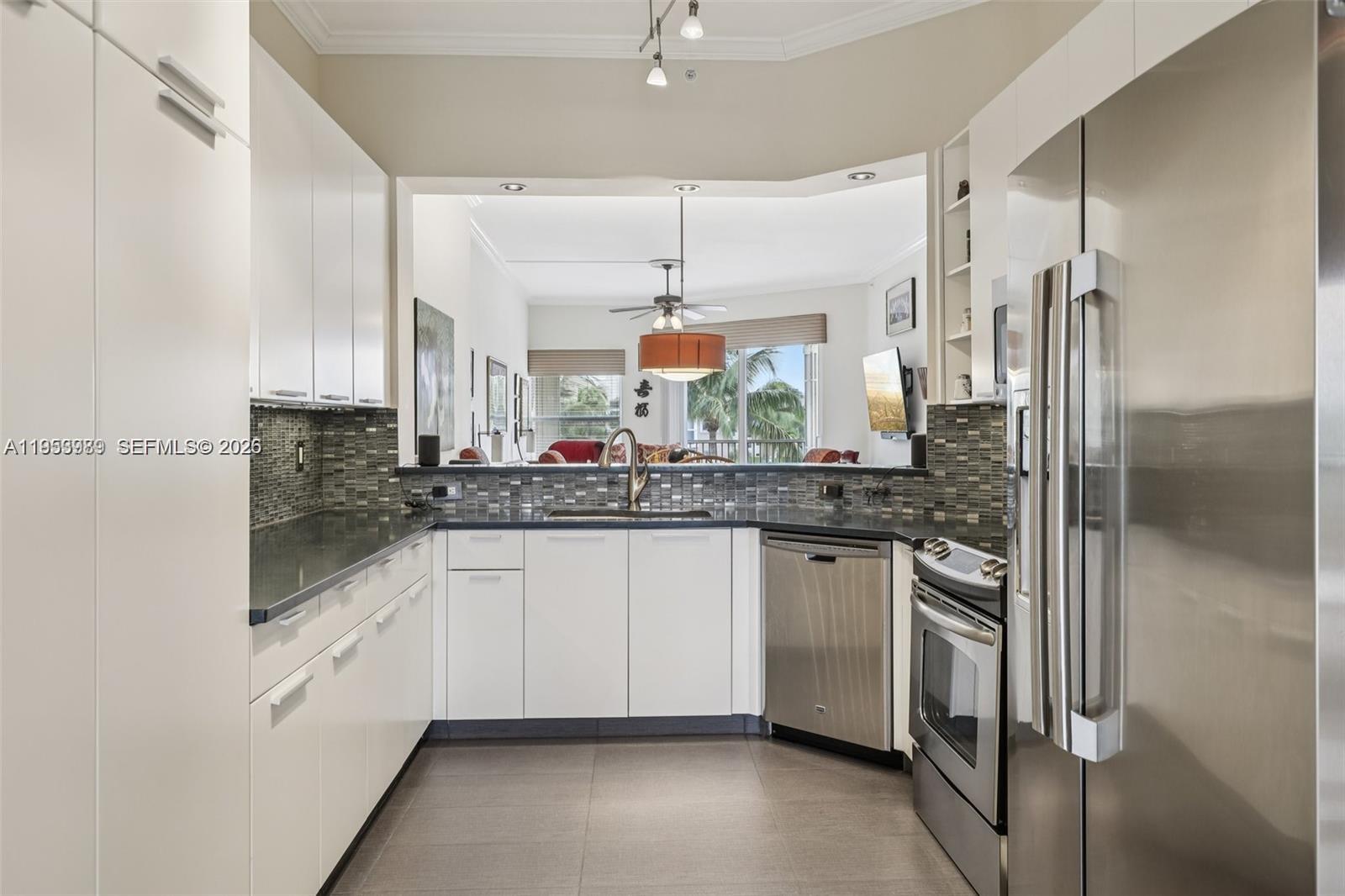 GRANVILLE CONDOMINIUM E - Residential