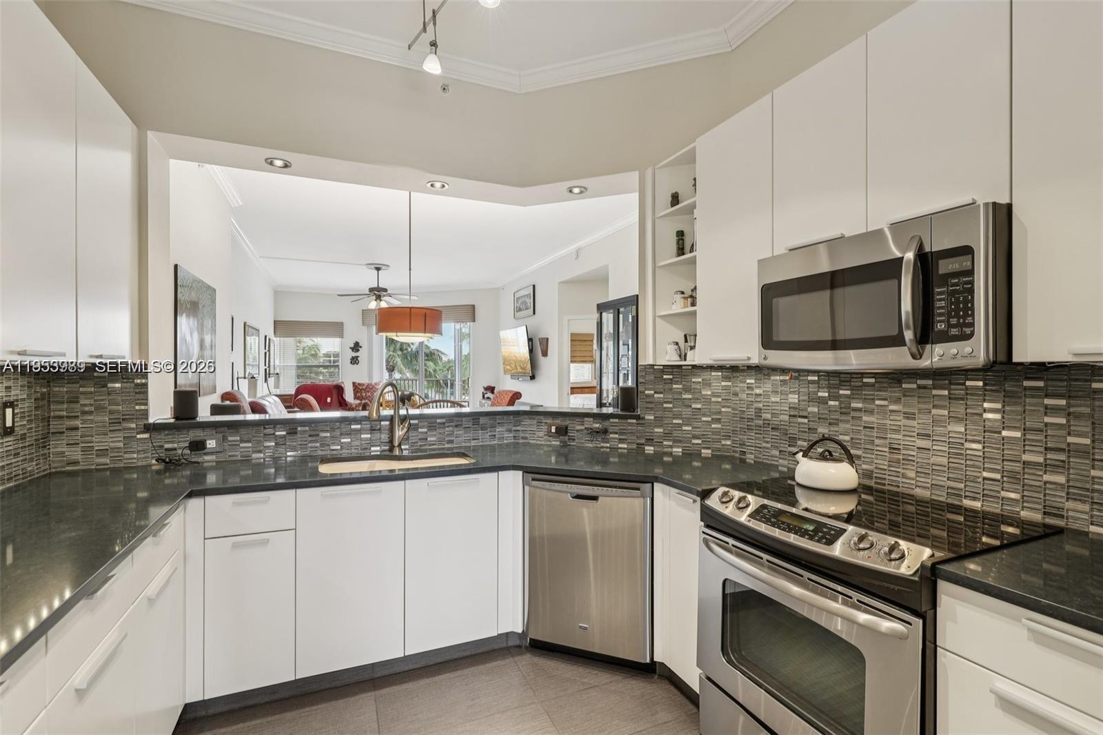 GRANVILLE CONDOMINIUM E - Residential