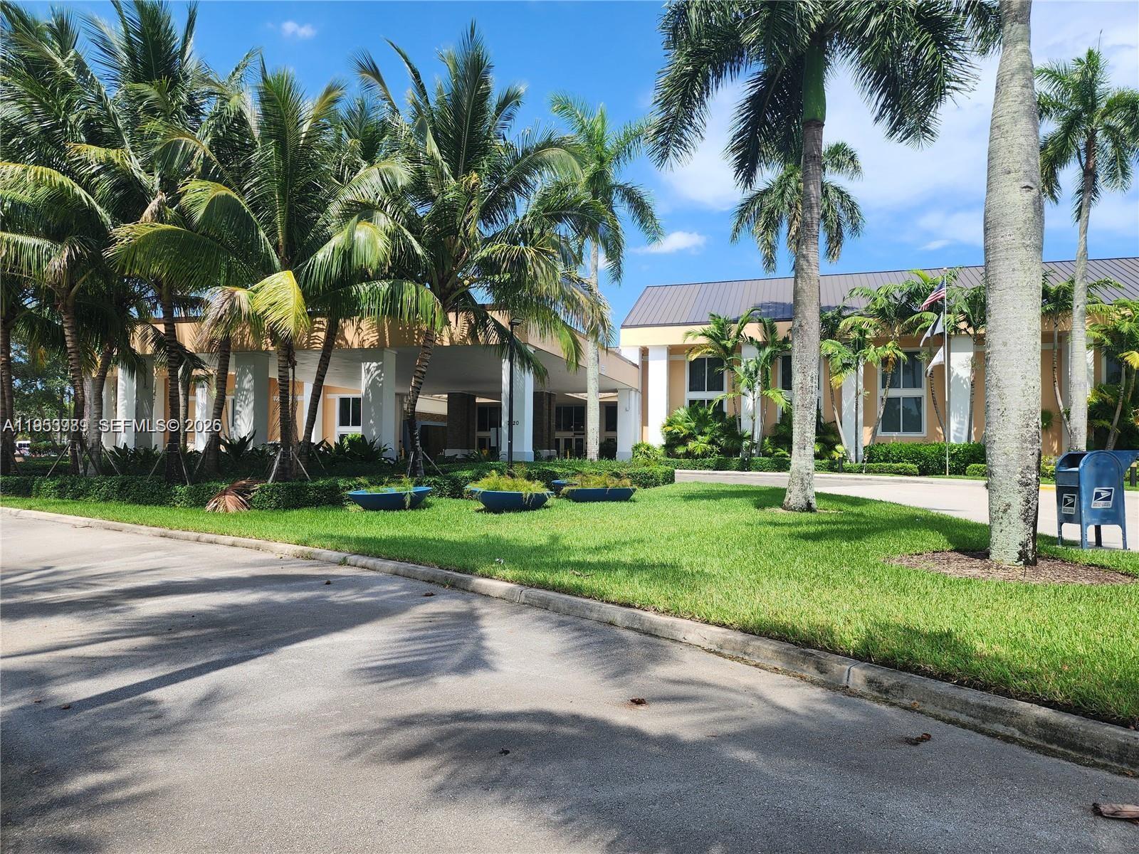 GRANVILLE CONDOMINIUM E - Residential