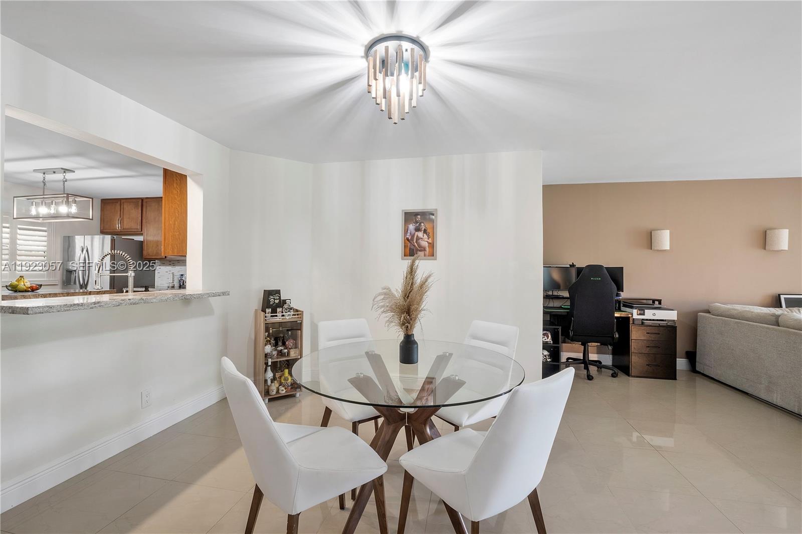 HAMMOCKS-LAKE FOREST COND - Residential