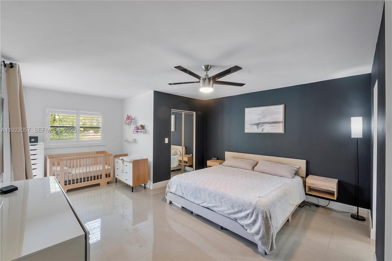 HAMMOCKS-LAKE FOREST COND - Residential