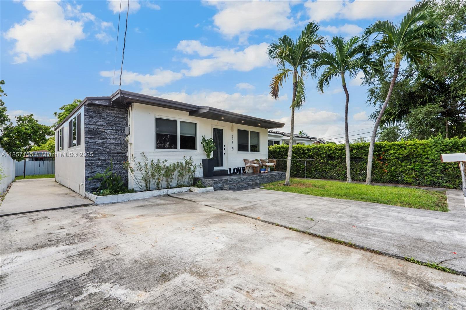 221 NW 59th Ave