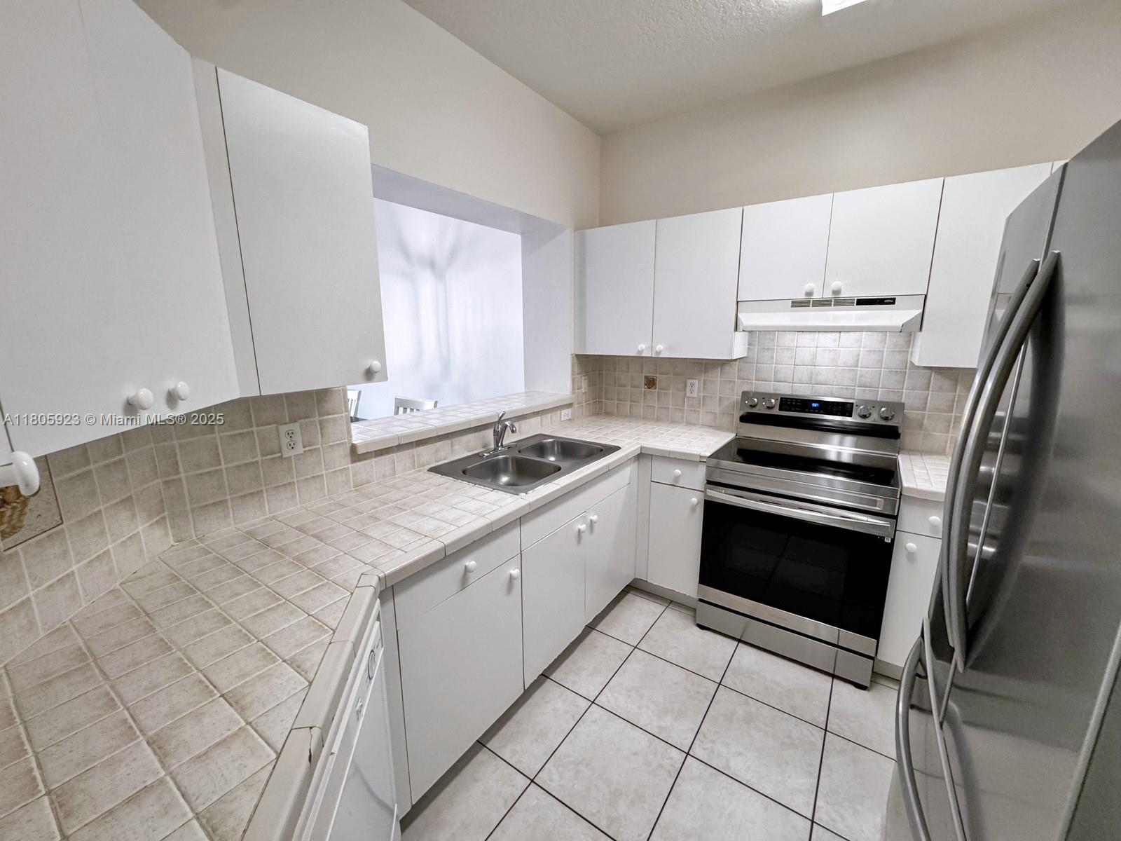 MONTE CARLO TOWNHOMES - Residential