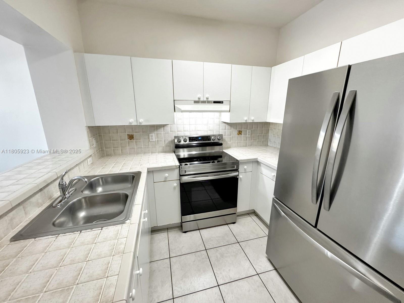 MONTE CARLO TOWNHOMES - Residential