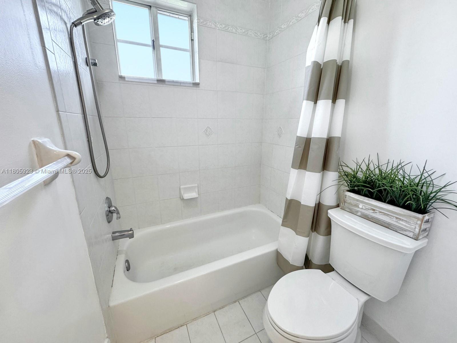 MONTE CARLO TOWNHOMES - Residential