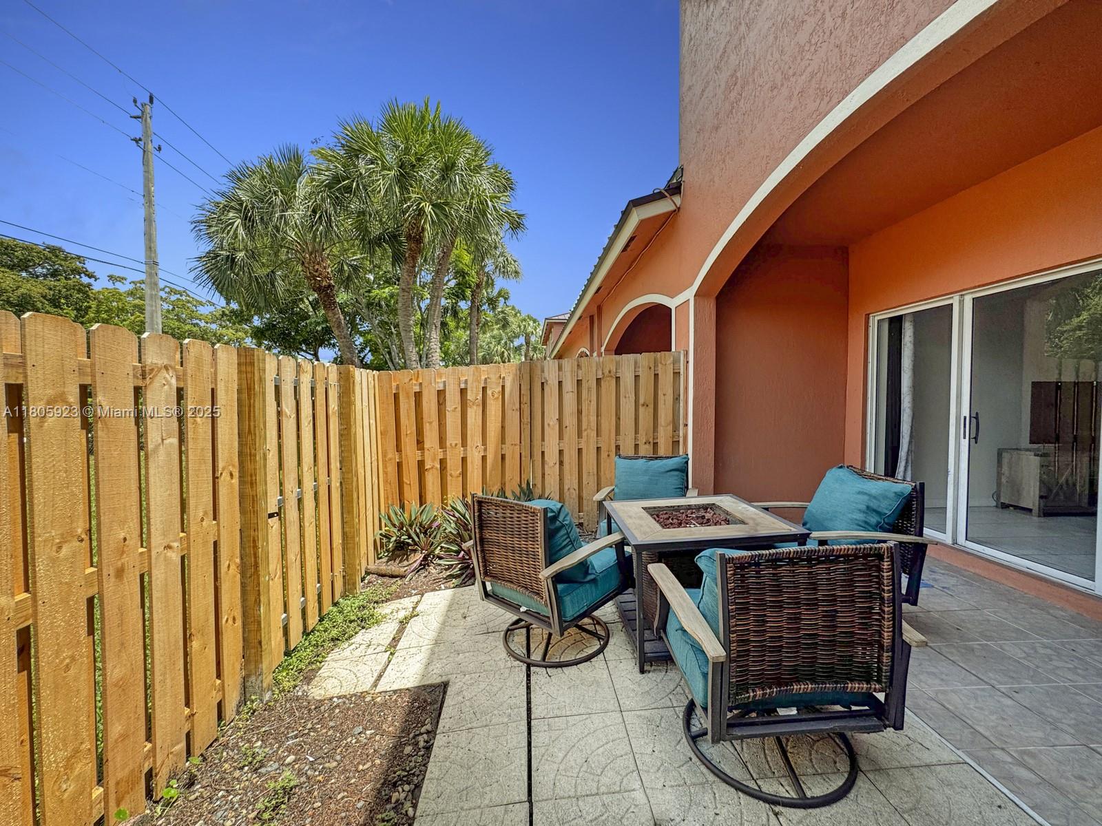 MONTE CARLO TOWNHOMES - Residential