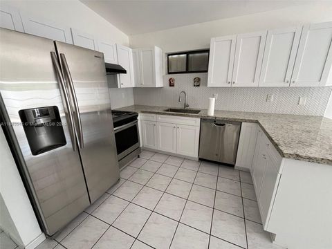 Photo of 2749 W 72nd St, Hialeah, FL 33016 (MLS # A11843945) Photo of 2749 W 72nd St, Hialeah, FL 33016 (MLS # A11843945)