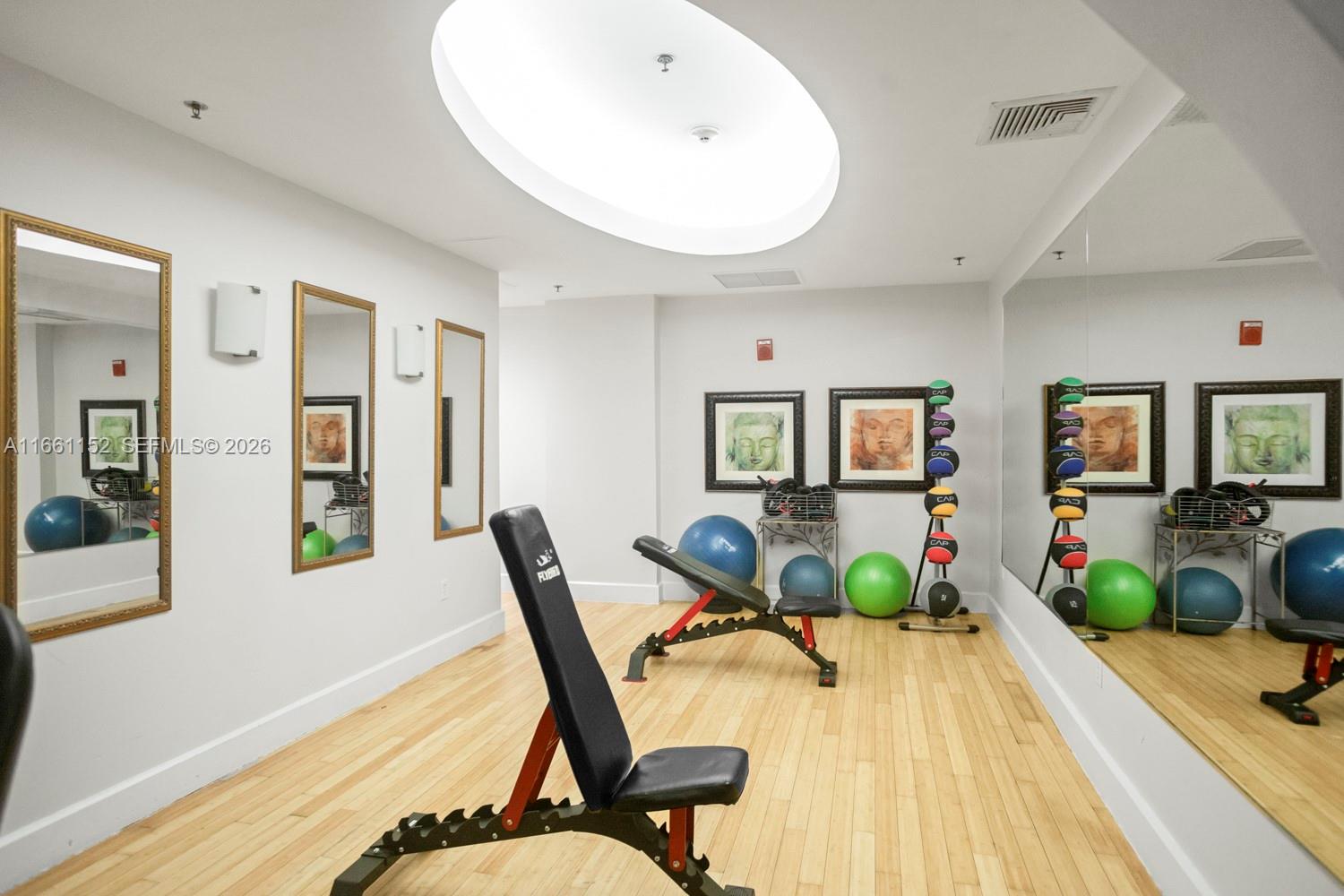 RADIUS CONDO - Residential