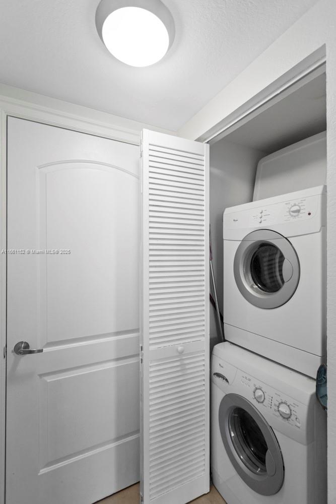 RADIUS CONDO - Residential