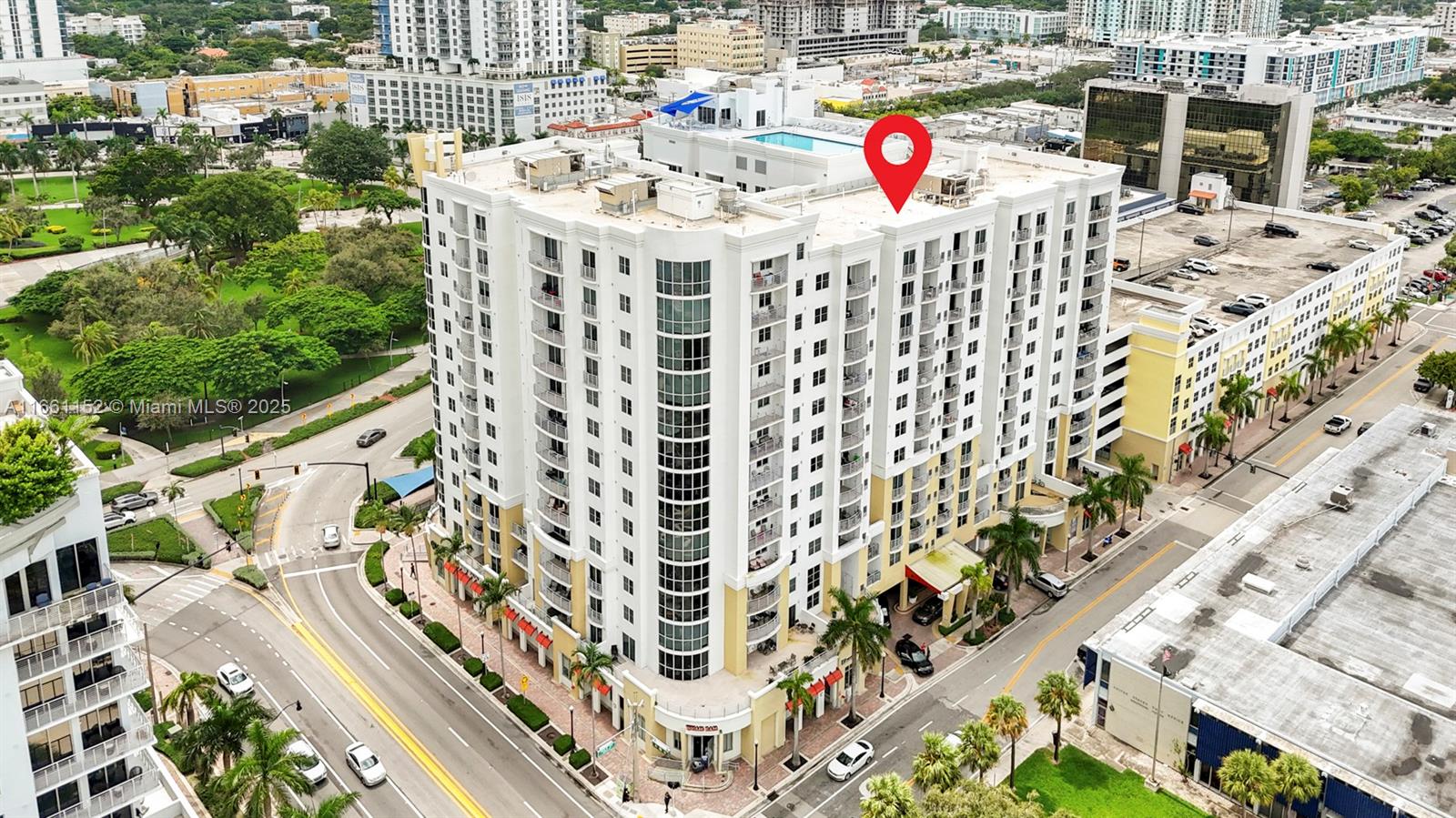 RADIUS CONDO - Residential