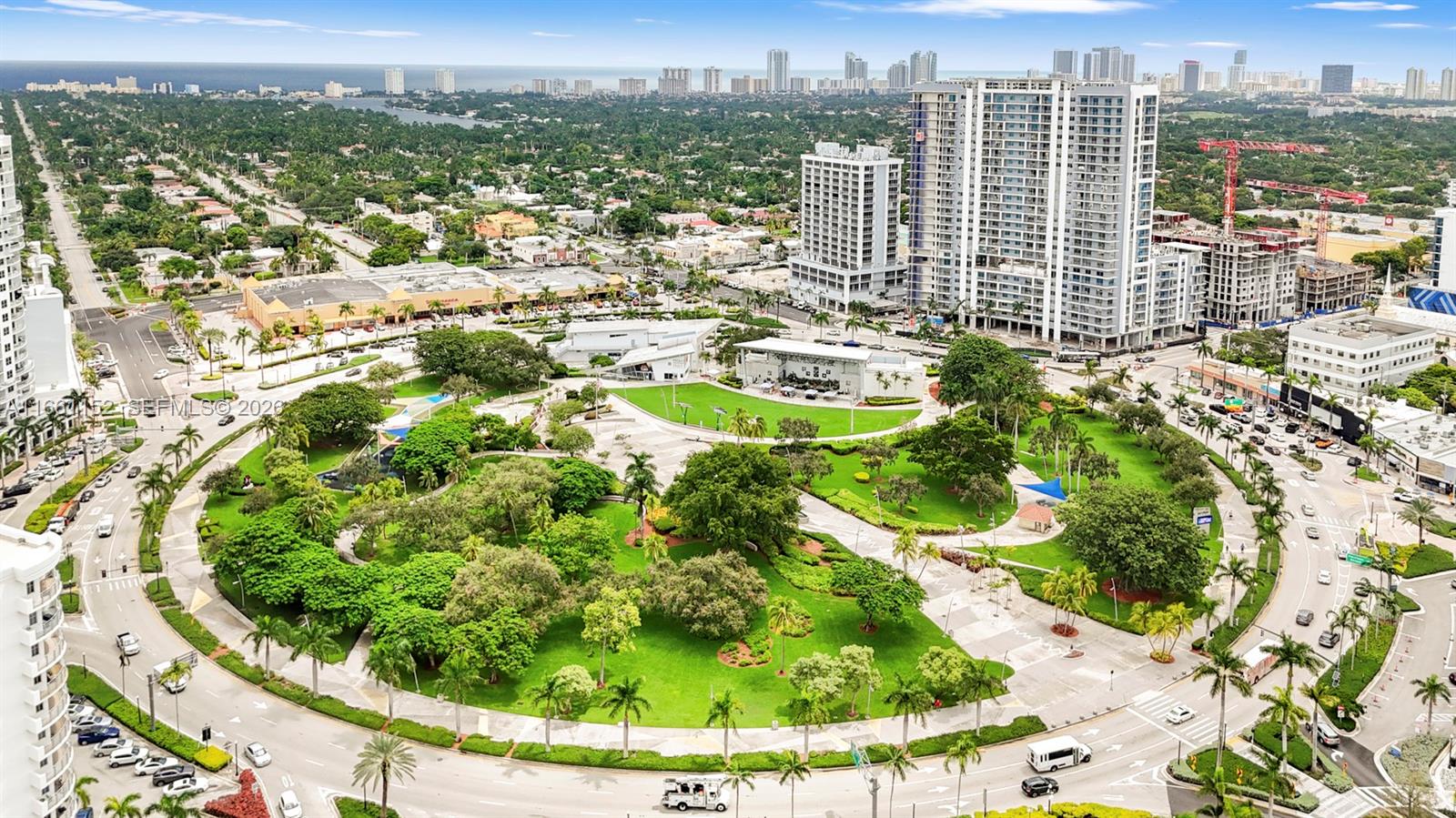 RADIUS CONDO - Residential