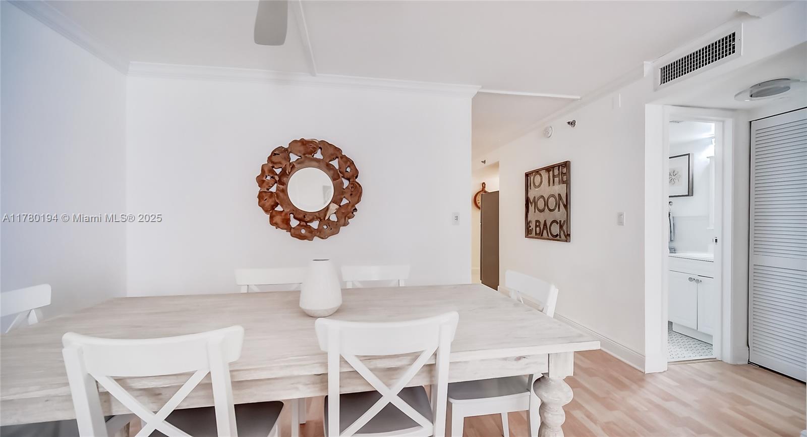 2401 Collins Ave 904