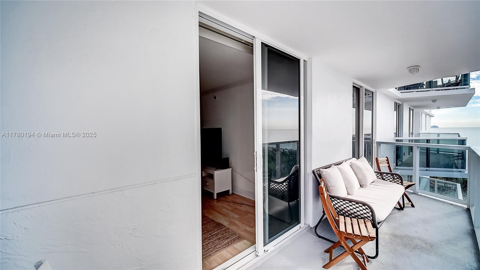 THE RIVIERA CONDO - Residential Lease