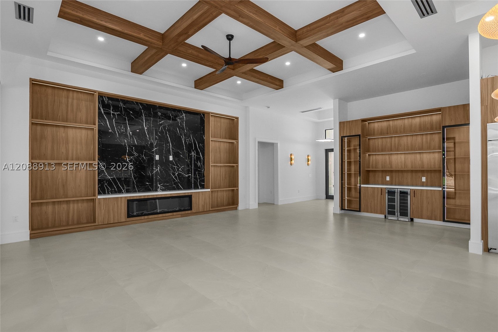 14318 charthouse