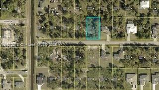 Just ~8 miles (˜13 km) from Southwest Florida International Airport (RSW) – ideal for frequent travelers. Easy access to I-75 and major roads, offering quick commutes to Fort Myers, Cape Coral, and Naples. Conveniently close to schools, restaurants, and shopping centers. Surrounded by new construction homes, a sign of growth and increasing property value. Perfect for Florida living.