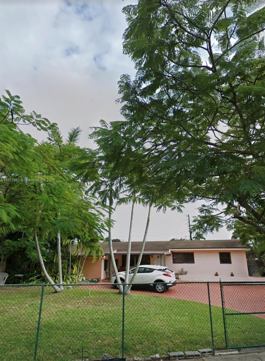 SPECTACULAR CORNER LOT WITH OVER 11,000 SQ FT LOT. SPACIOUS MAIN HOME FEATURES 4/2 WITH FLORIDA ROOM PLUS DETACHED LEGAL 1/1 IN LAW QUARTERS. IN THE DESIRED CUTLER BAY AREA CLOSE TO USI, OLD CUTLER, BUSWAY, SHOPPING CENTER.