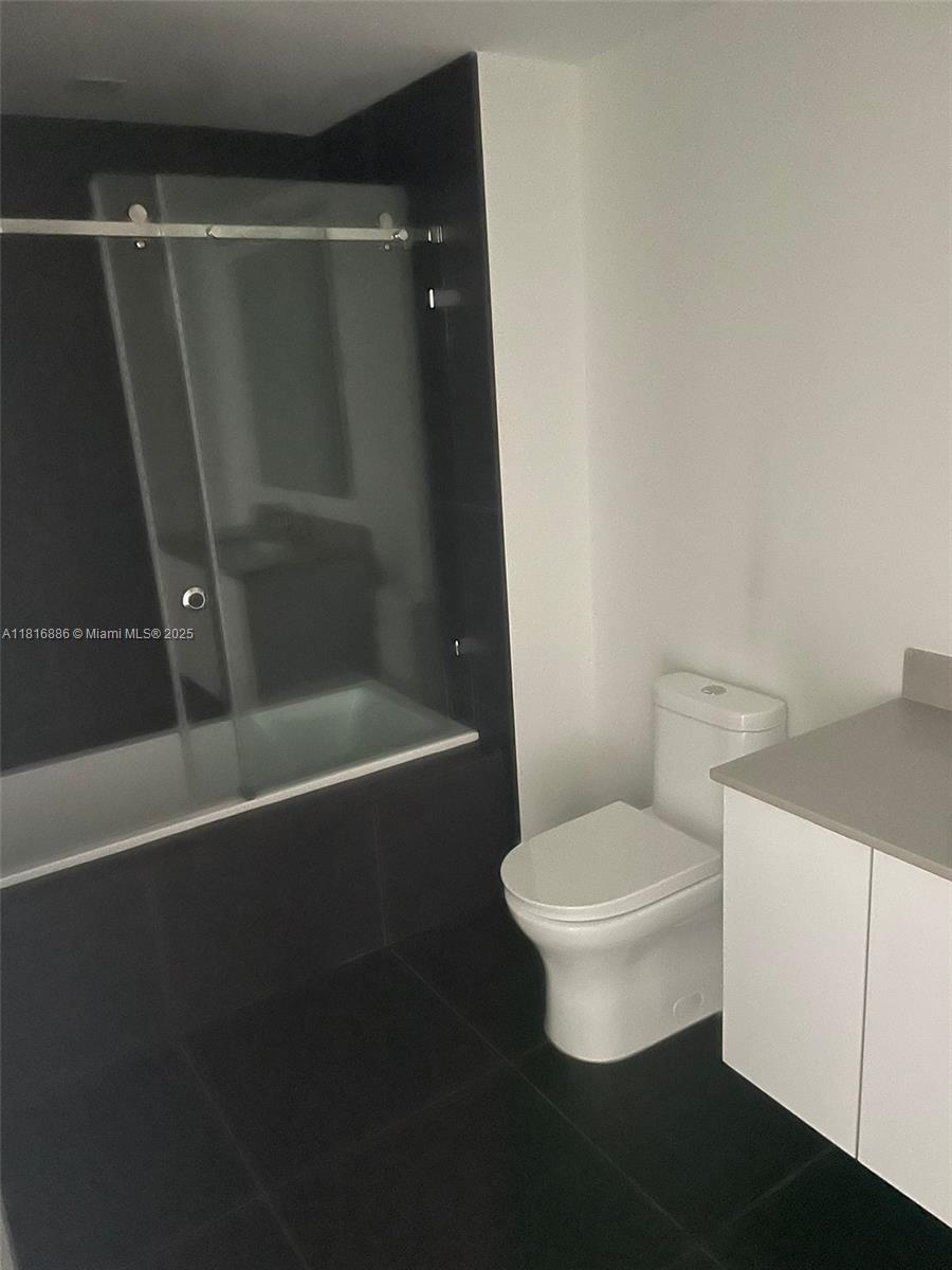 CANVAS CONDO - Residential