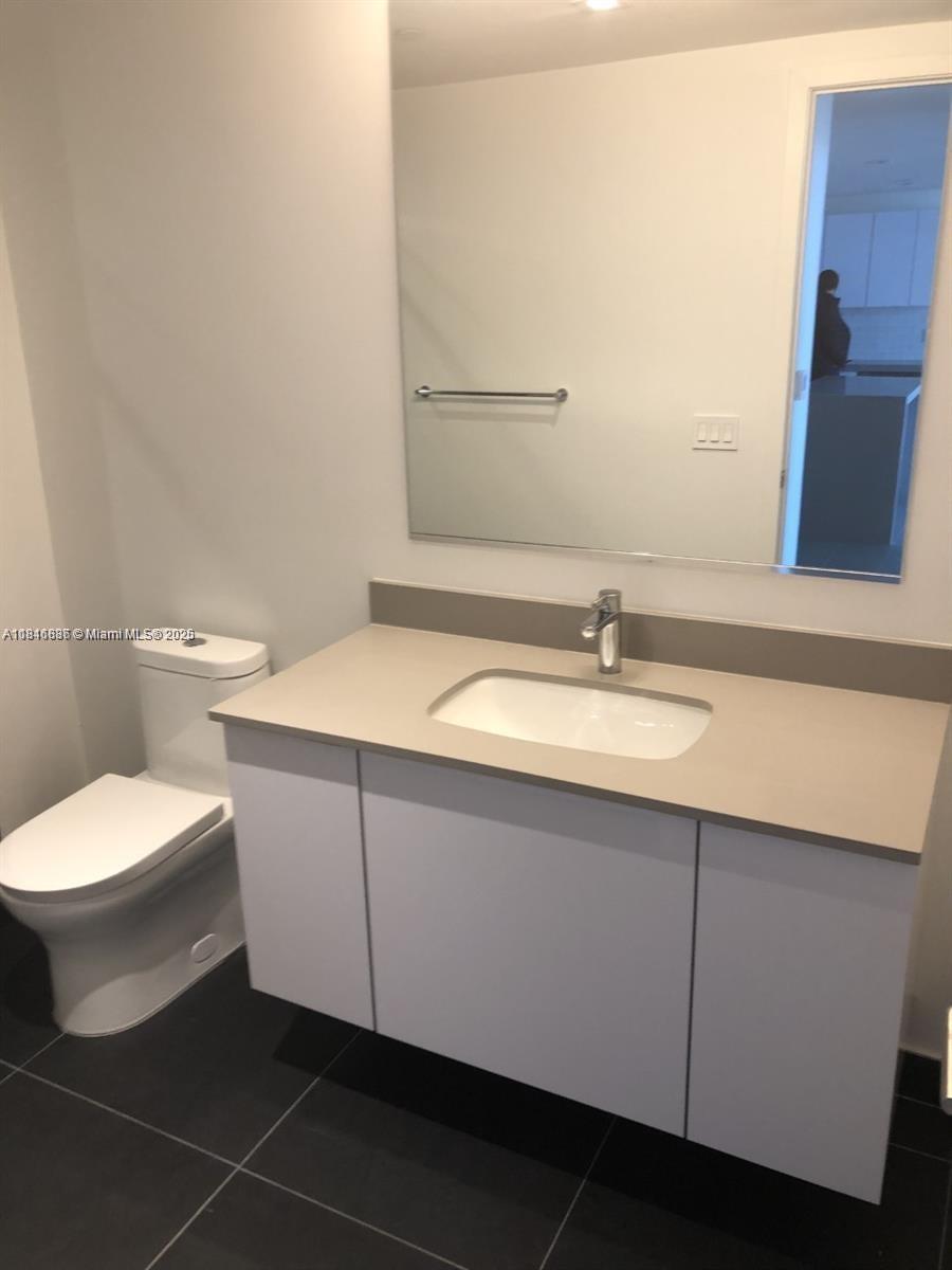 CANVAS CONDO - Residential