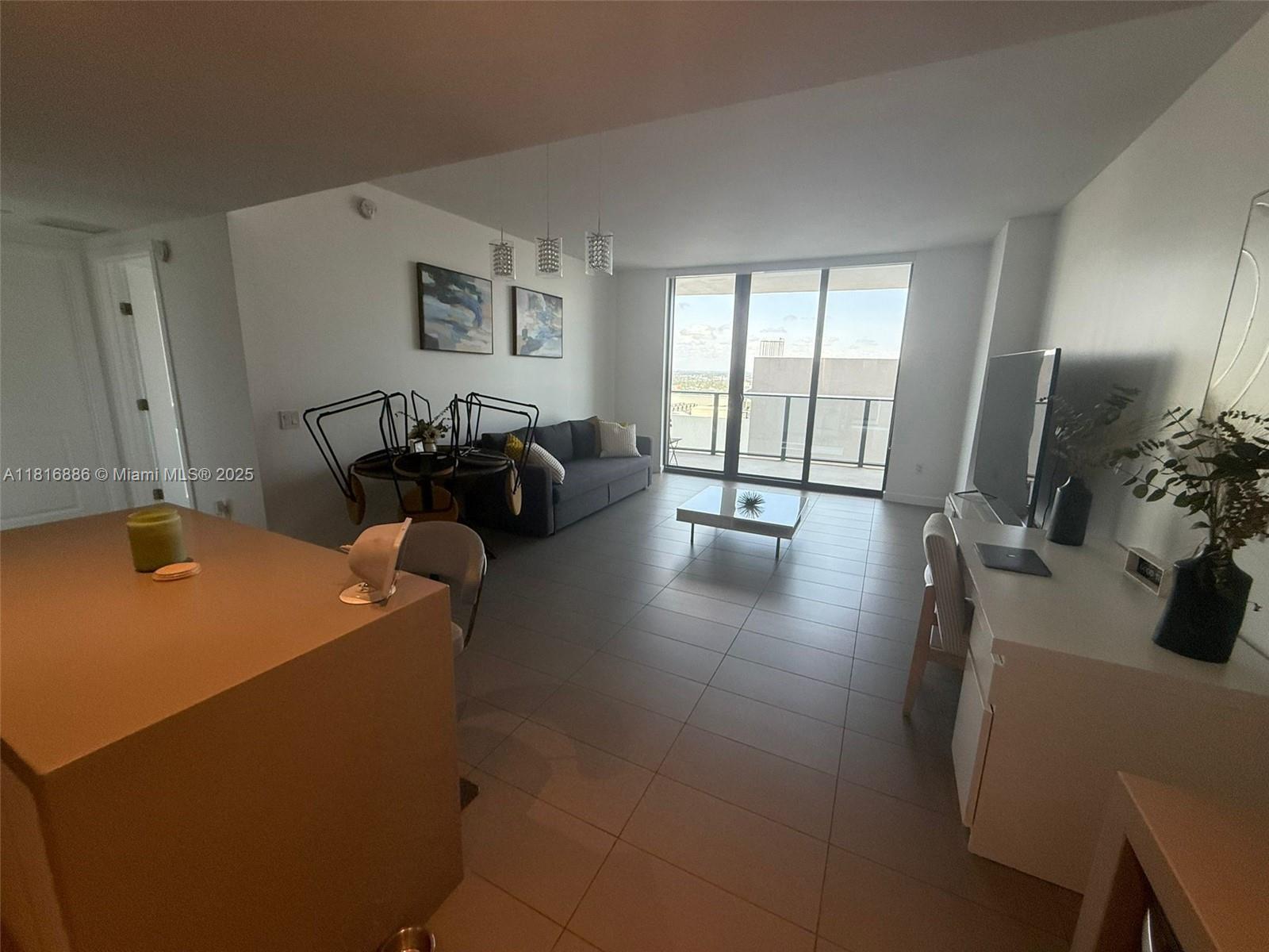 CANVAS CONDO - Residential